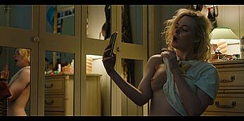 Actress - Elle Fanning: Movie - Margos Got Money Troubles